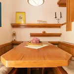 Unika House