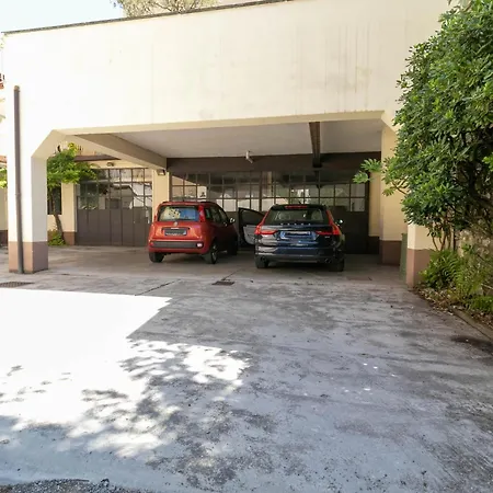 Unika House