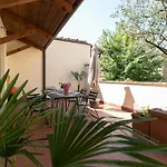 Unika House * לקו