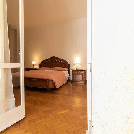 Unika House * Лекко