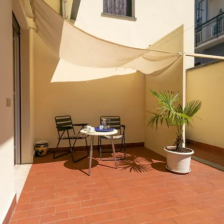 아파트 Unika House 레코